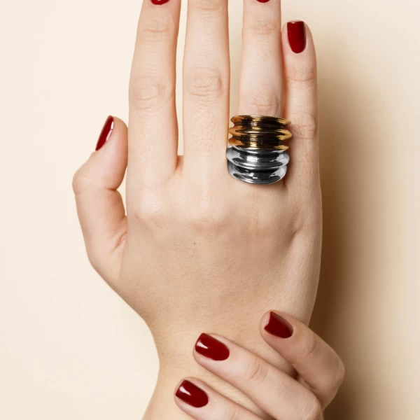 Anello Wave indossato