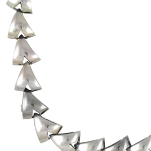 Collana a  'V'