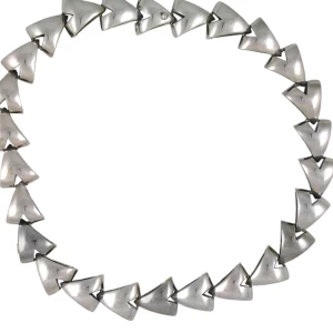 Collana a  'V'
