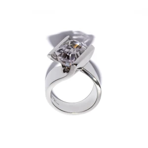 Anello in Oro Bianco e Hydenite