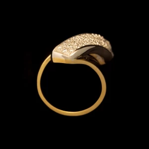 Anello a Nastro in Oro e Brillanti