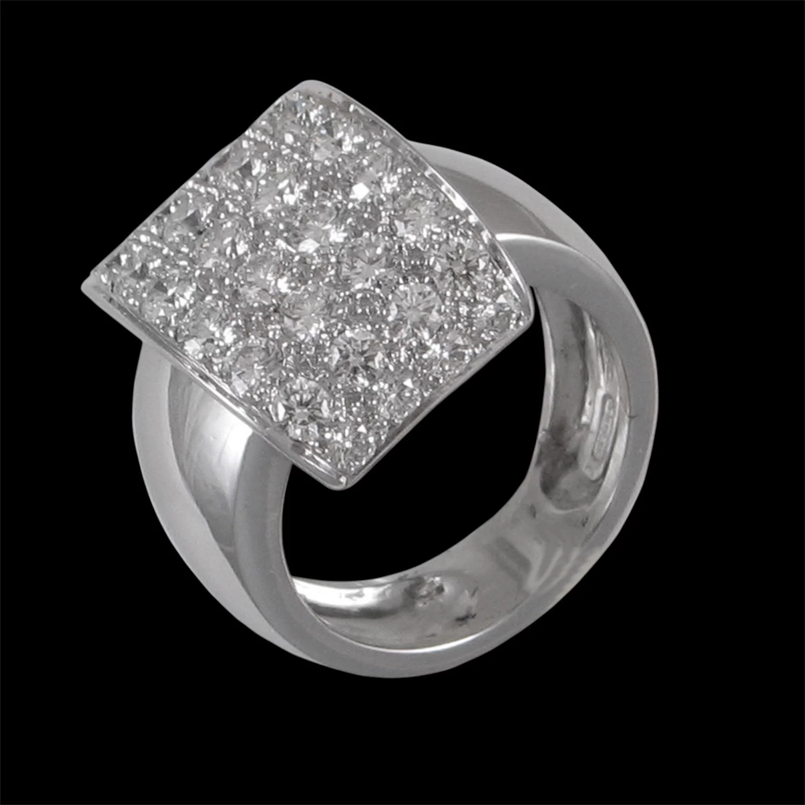Anello in Oro con Ponte di Brillanti