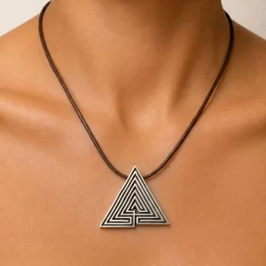 Labirinto Triangolare 3D indossato